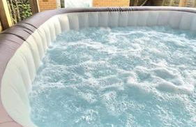 Pool, drinks and a hot tub! - Photo 34