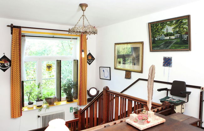 Spacious 11-bed Family Retreat - Photo 37