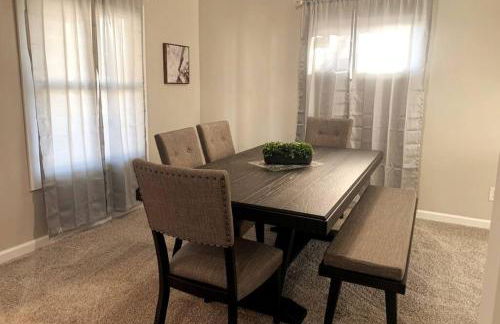 3311 Evanston Large Renovated 4 BDR Close to DTWN Laundry - Foto 6