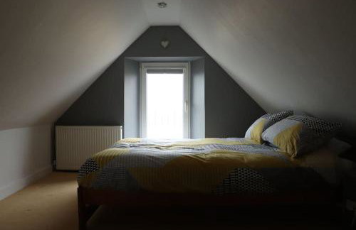 Beach Side Top Floor Property, Balcony & Sea Views - Foto 4