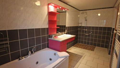 Gîte spacieux avec terrasse, confort moderne dans un cadre verdoyant et propice aux balades. - FR-1-589-79 - Foto 5