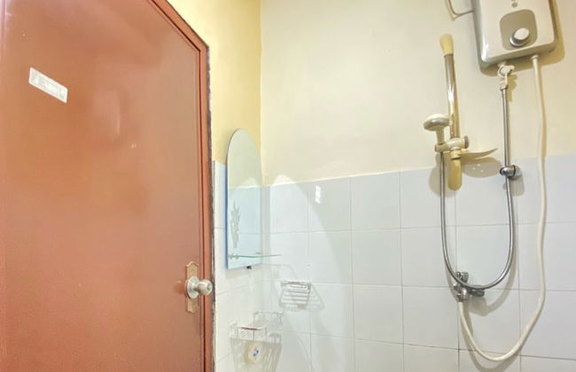 Graceful 2Br Apartment At Gateway Ahmad Yani Cicadas - Foto 19