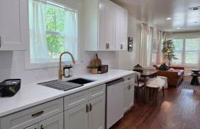 Stay at The Oak - Downtown New Braunfels Getaway - Foto 8