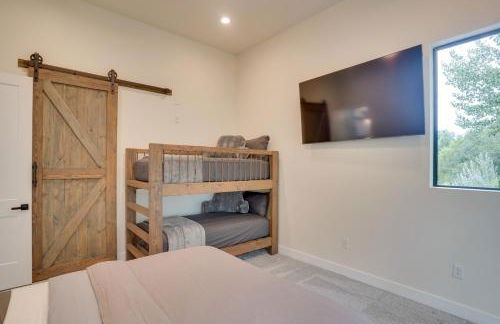 Chic Utah Getaway with Fireplace, Sauna and 2 Decks! - Photo 16