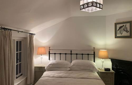 Cute cob cottage - Photo 20