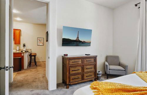 CLR109 Charming 1 Bedroom Overlooking the Pool - Foto 17