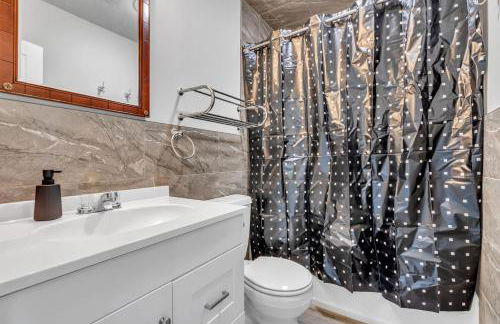 Next to Beach and Waterpark with Free Parking! - Foto 2