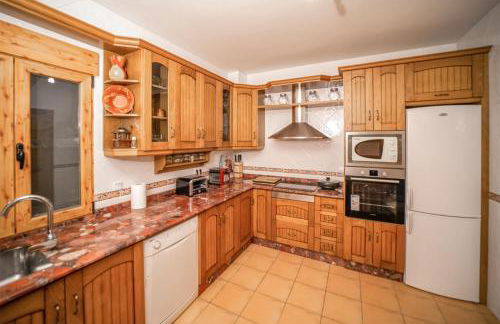 Lujosa Casa Rural el Altico con barbacoa, chimenea y zona infantil - Foto 17