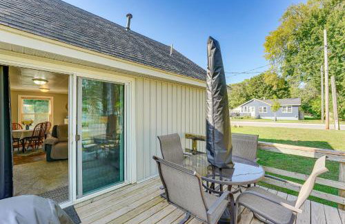 Wayland Retreat with Deck Walk to Downtown! - Foto 22