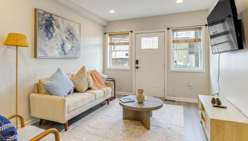 Walkable Baltimore Rowhouse with Fenced-In Patio! - Foto 1