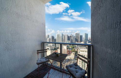 Vibrant Downtown Haven with Rooftop Pool & Parking - Foto 6