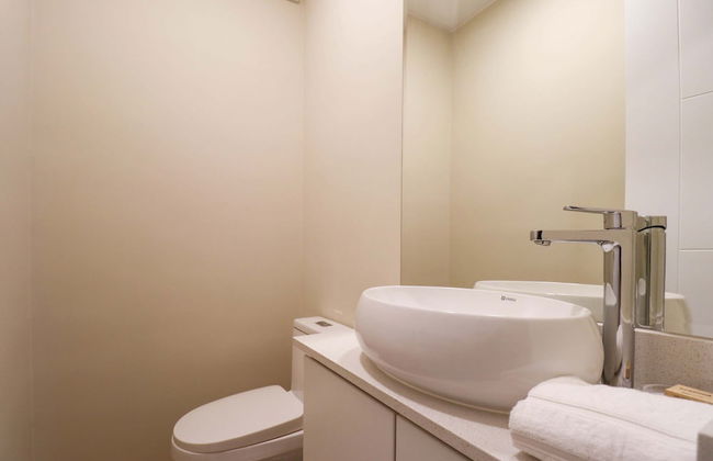 w Comfy 2BR w Modern Balcony Near Kennedy Park - Foto 16