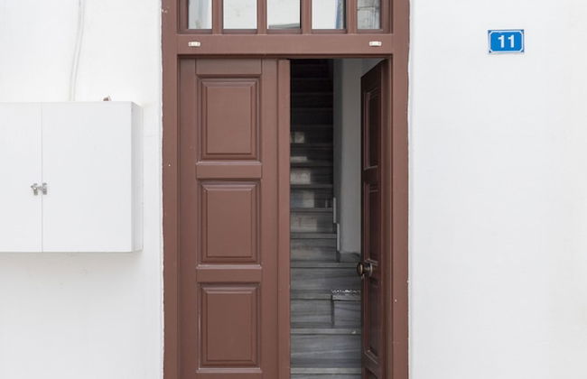 Parikia's Cute Pebble - Photo 33