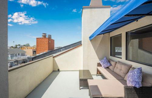 4 bedroom Home in Quiet Neighborhood near Beach - Photo 36