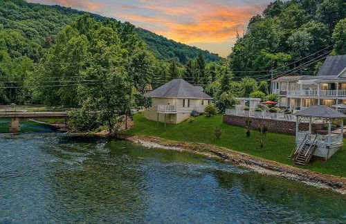 Jackson River Estate Main House Pool, Riverfront, sleeps 15 - Foto 26