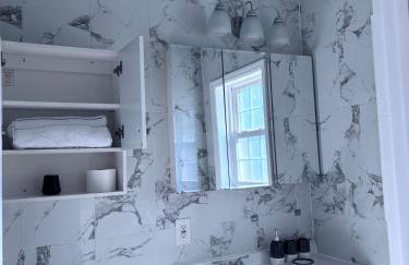 Luxury 3 BedRoom Apartment with Private Entrance plus Free Parking - Foto 20