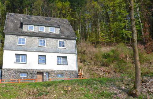 Lovely Group House near Winterberg with Private Sauna, Garden, & Terrace - Photo 18