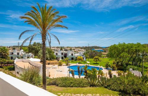 Albufeira Family Holidays with Pool View - Foto 1