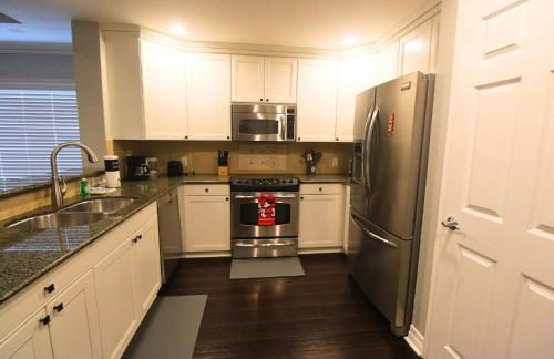 Luxurious 3-Bedroom Condo in Reunion Resort - Foto 15