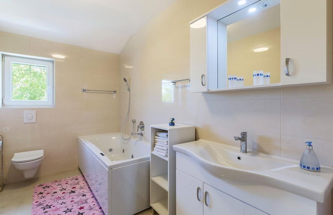 Large Holiday Home With Swimming Pool - Foto 19