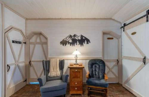 Little Bear's Bungalow; Log Cabin w/Mountain views - Foto 6