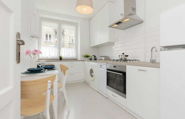 Bałuckiego Apartment Warsaw by Renters - Photo 13