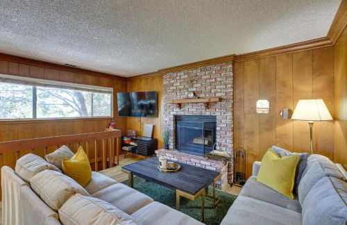 Rimforest Retreat with Fireplace and Mountain Views! - Foto 4