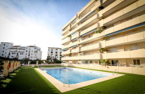 MARBELLA BANUS SUITES - Marbella Marina Banus Deluxe Apartment Sea Views - Foto 17