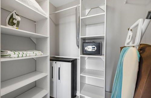 Downtown Doral Condo w-Free Parking - Foto 26