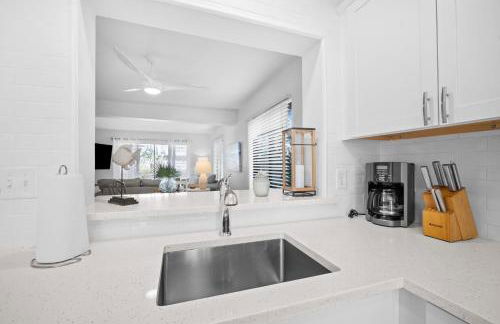 Newly Listed - One bedroom condo on Harbor Island - Foto 10