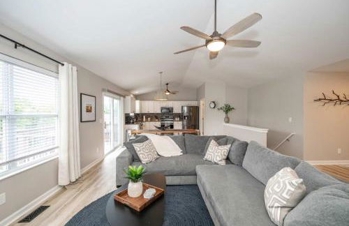 Poolside Paradise Near the Ark - Foto 24