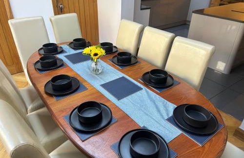 Entire Seaside Home 6 Private BedRooms Sleeps 10,4 Minute Walk To Station - Foto 7