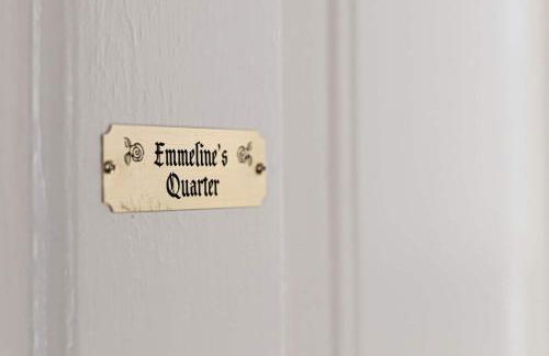 Historic Boho Brothel Lake Retreat Fast Wifi - Foto 14