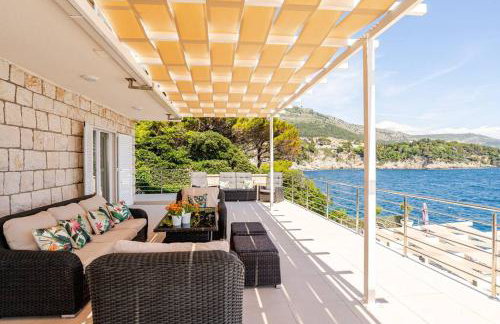 Blue Views Villa with Heated Pool and Jacuzzi - Photo 48