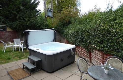 Romeo Cottage - Sleeps 4 - Open Plan Barn - Private Hot Tub & Garden - Foto 29