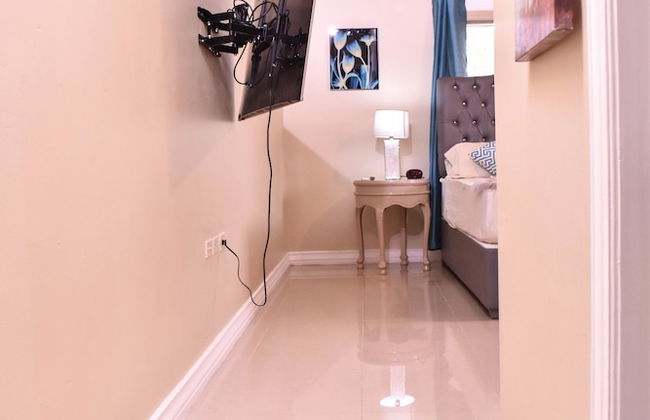 Executive Arcadia Luxury Guest Apartment - Photo 35