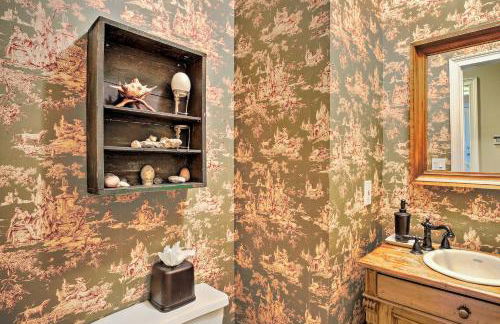 Secluded Acworth Mansion with Pool and Game Room! - Foto 10