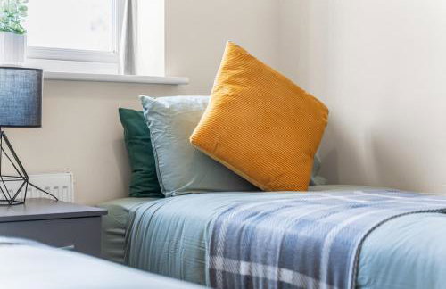 #35 City Home - Sleeps 8 3BDR 2 BR- Bham CC 10 mins - "Perfect for Contractors and Families - Free Parking" - Foto 47