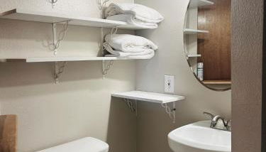 Spacious Lake Retreat for Families - Foto 5