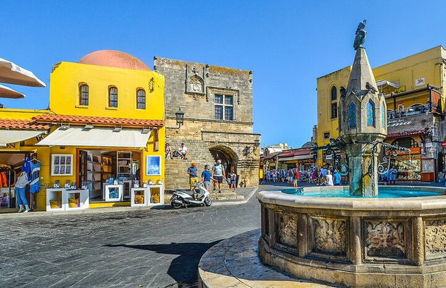 Visita guiada privada de día completo por la ciudad y tiempo libre en la playa en Grecia - Foto 6