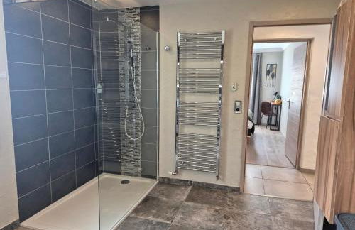 Chalet avec Jacuzzi, billard, jardin clos, proche Paradiski - Foto 28