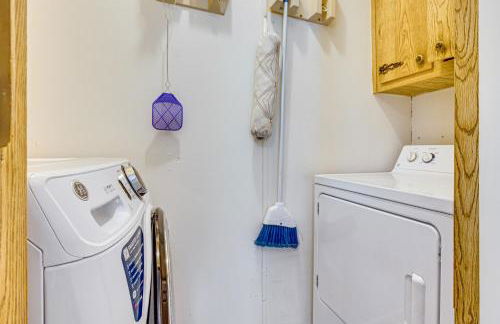 Hike, Fish and Ski Black Bear Cabin in Albany - Foto 19