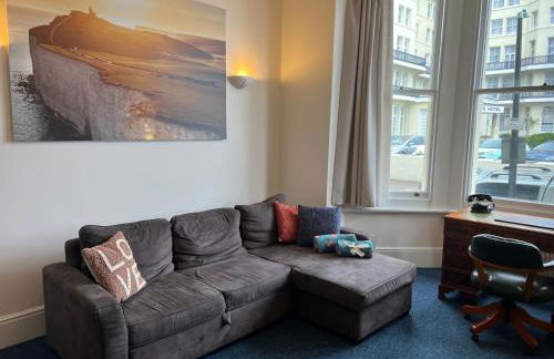 One Queens Gardens, Sea View Apartment, Eastbourne. - Foto 7