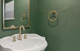 Modern Moroccan Villa w/ Firepit, BBQ + Game Room! - Foto 21