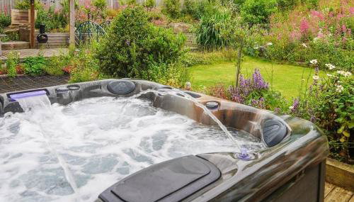 Rent My Spa Home with Pool table Hottub and Sauna - Foto 1