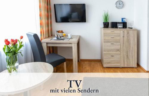 Ferienhaus Petra - Großzügige Ferienwohnungen in bester Bodenseelage l 1 Minute zum Bodensee l 7 Ferienwohnungen l Vollausgestattete Küchen l Gratis-WLAN l Gratis Parkplätze l Mitten auf der Mettnau - Photo 26