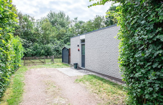 Cozy Holiday Home in Den Burg With hot tub - Foto 26