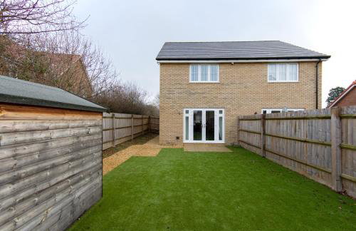 Stylish 2 Bedroom House - Village Location - Foto 35