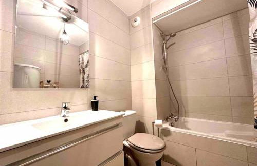 Lumineux T1 : balcon, TV sat&VOD, proche Part-Dieu & Université - Foto 11