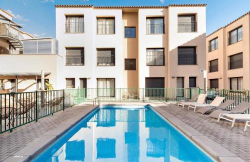 Castell Beach Aparthotel - Photo 1